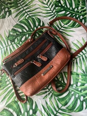 Stone Mountain USA Two-Tone Black and Brown Crossbody Shoulder Bag